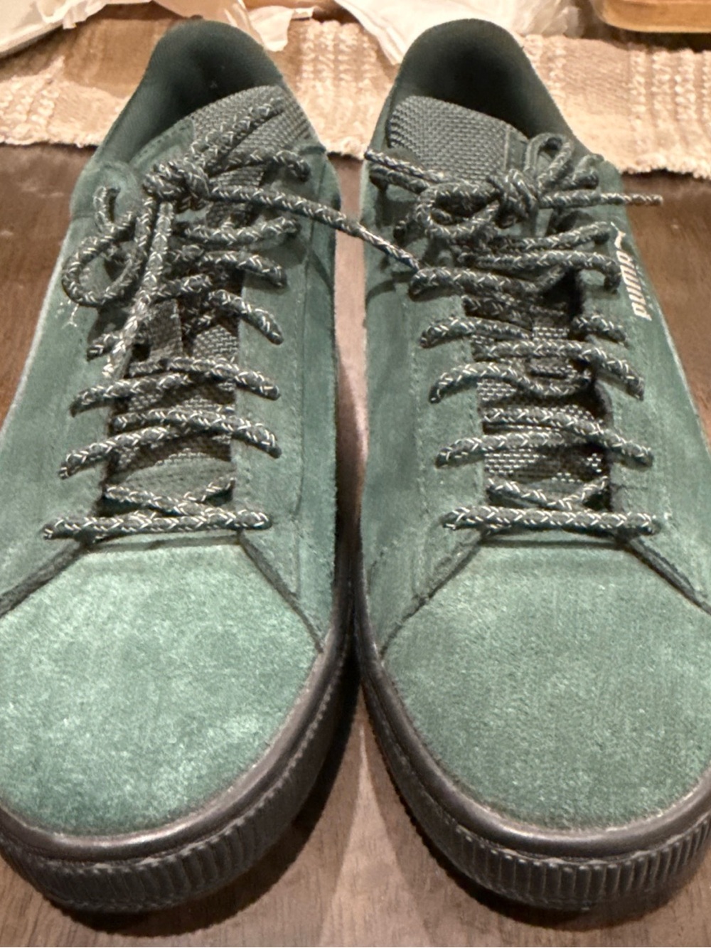 Puma Men's Green Suede Low-Top Sneakers